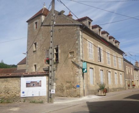 Réhabilitation d’une ancienne gendarmerie en logements