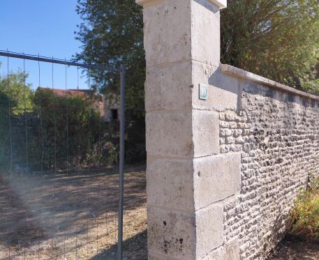 Réfection d’un pilier de portail en pierre